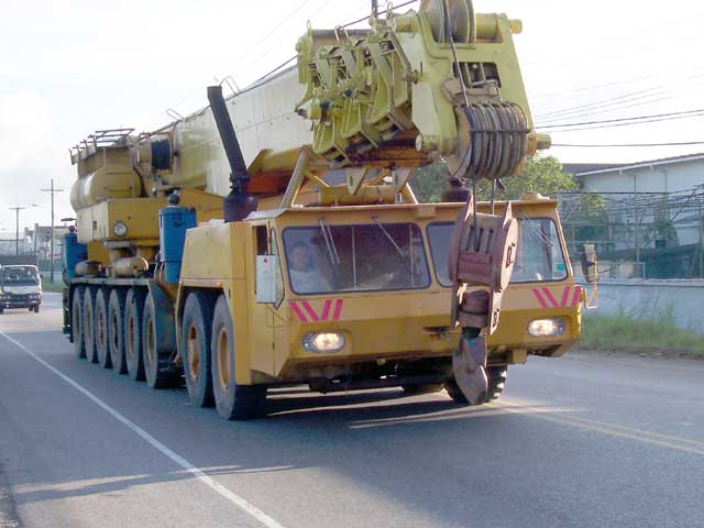 Mobilní jeřáby nad 100t