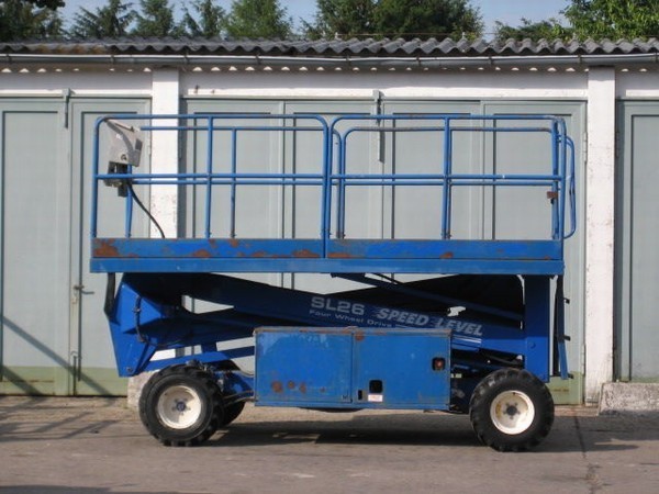 Nůžkové pracovní plošiny